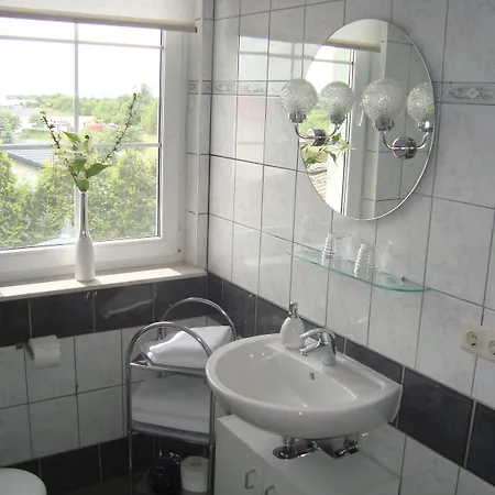 Otel Goldener Hahn 3*