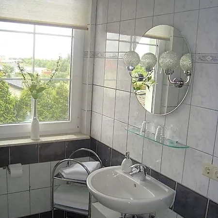 Otel Goldener Hahn 3*