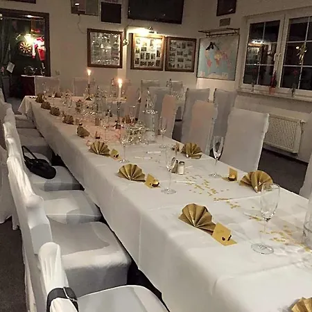 Goldener Hahn Otel