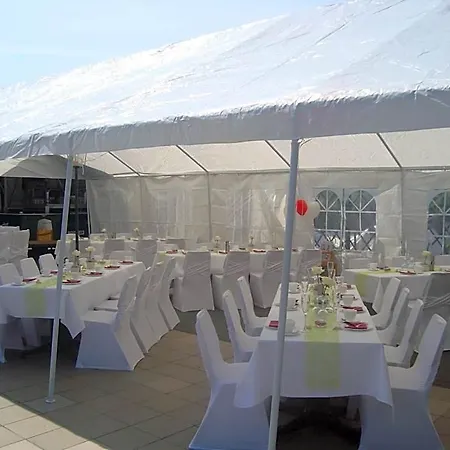 Otel Goldener Hahn