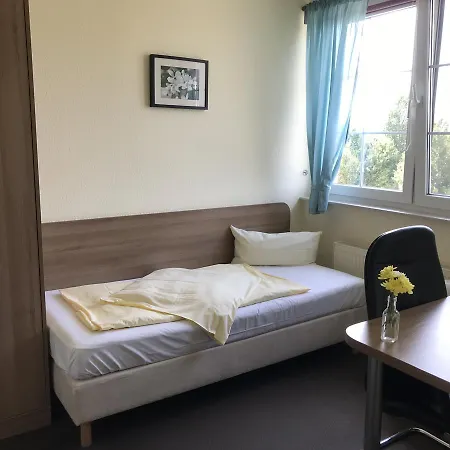 Отель Goldener Hahn