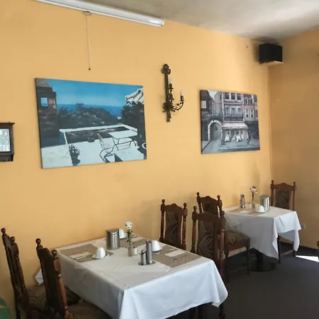 Goldener Hahn Отель